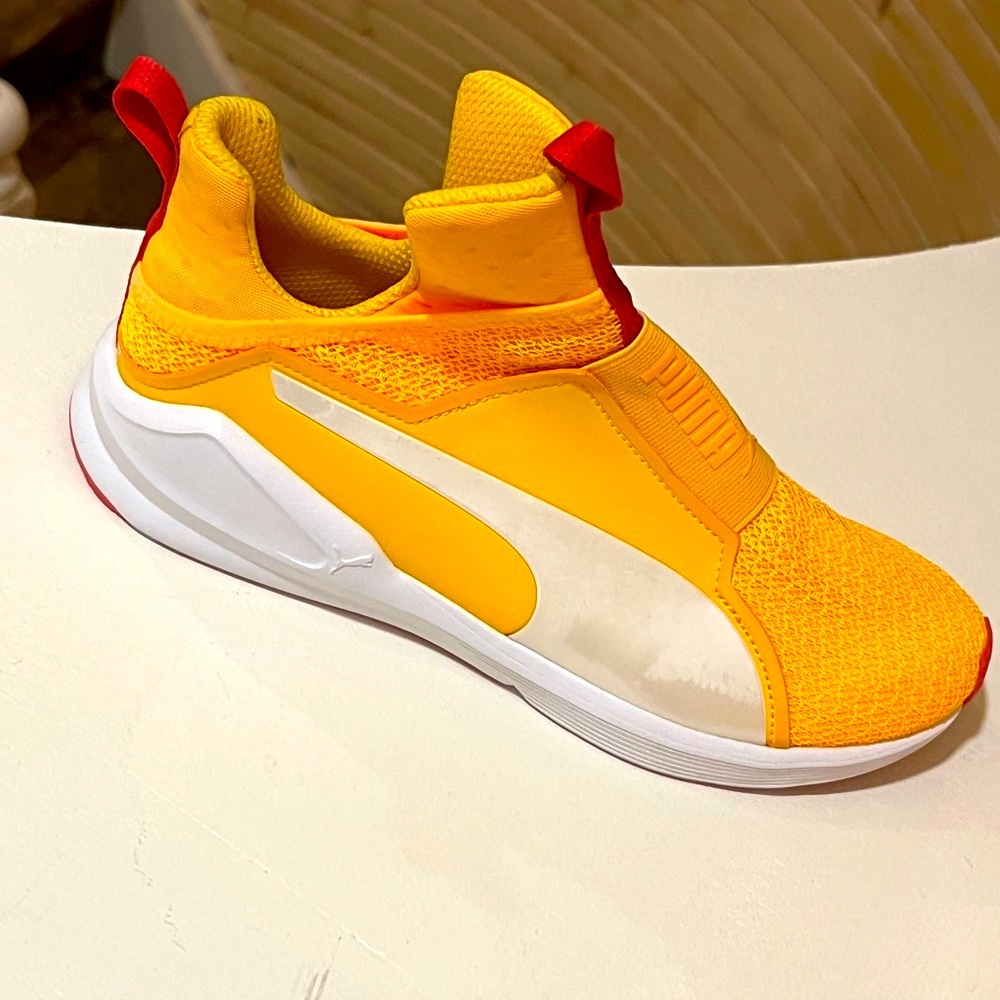 Puma women’s sneakers size women’s 9